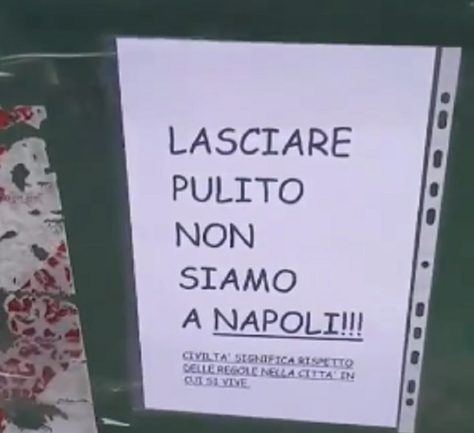 Pordenone, scritta razzista sul cassonetto: "Lasciare pulito, non siamo a Napoli"