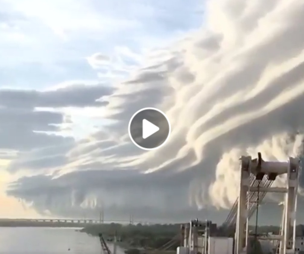 Nubi su Buenos Aires come Independence day VIDEO