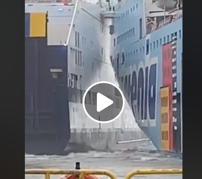 Olbia, nave Grimaldi contro Tirrenia: il video dell'impatto