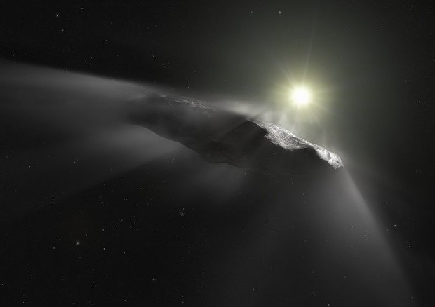 Oumuamua, mistero nello spazio. Corpo interstellare mandato dagli Alieni per spiarci?