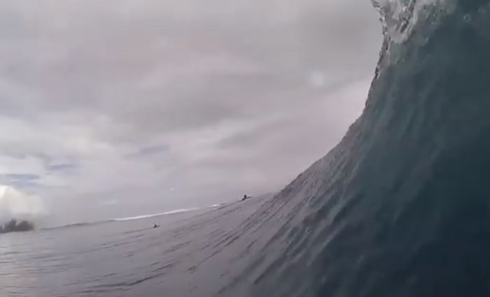 Polinesia Francese, onda vista da dentro: il VIDEO del surfista