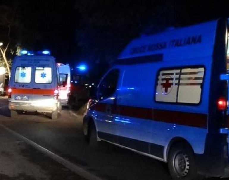 Pavia, a causa della neve perde il controllo dell'auto e finisce in una scarpata: morto 53enne (foto d'archivio Ansa)