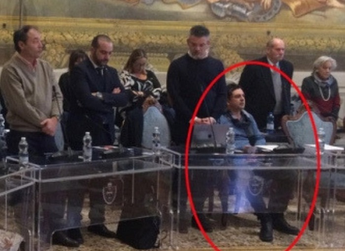 pisa consigliere seduto shoah