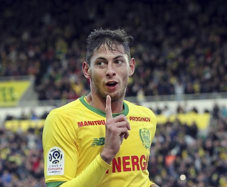 Emiliano Sala, trovati resti di un aereo su una spiaggia francese. Forse è il suo