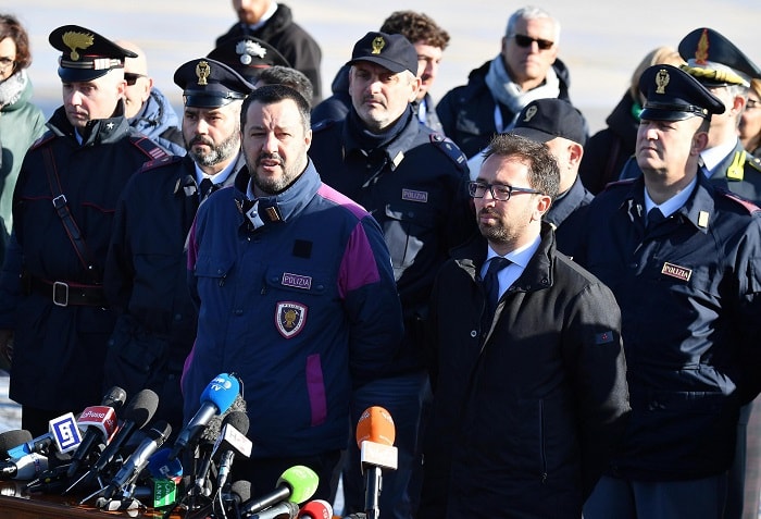 Terroristi latitanti, la nuova crociata di Matteo Salvini: 30 in totale, 14 in Francia