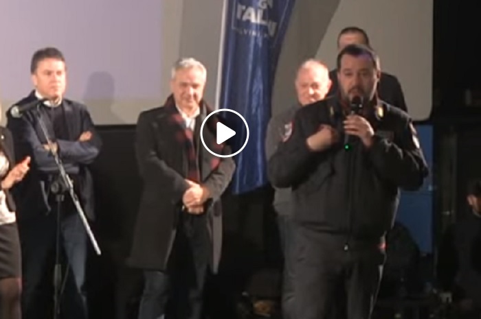 Salvini: "Mi denunciano? Non mi fanno paura i Casamonica, figuriamoci. Chi se ne frega"