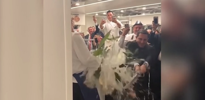 Sciabola per aprire una bottiglia