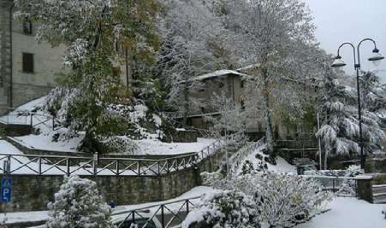 Scuole chiuse oggi a Arezzo, Viterbo e L'Aquila: l'elenco completo (foto d'archivio Ansa)