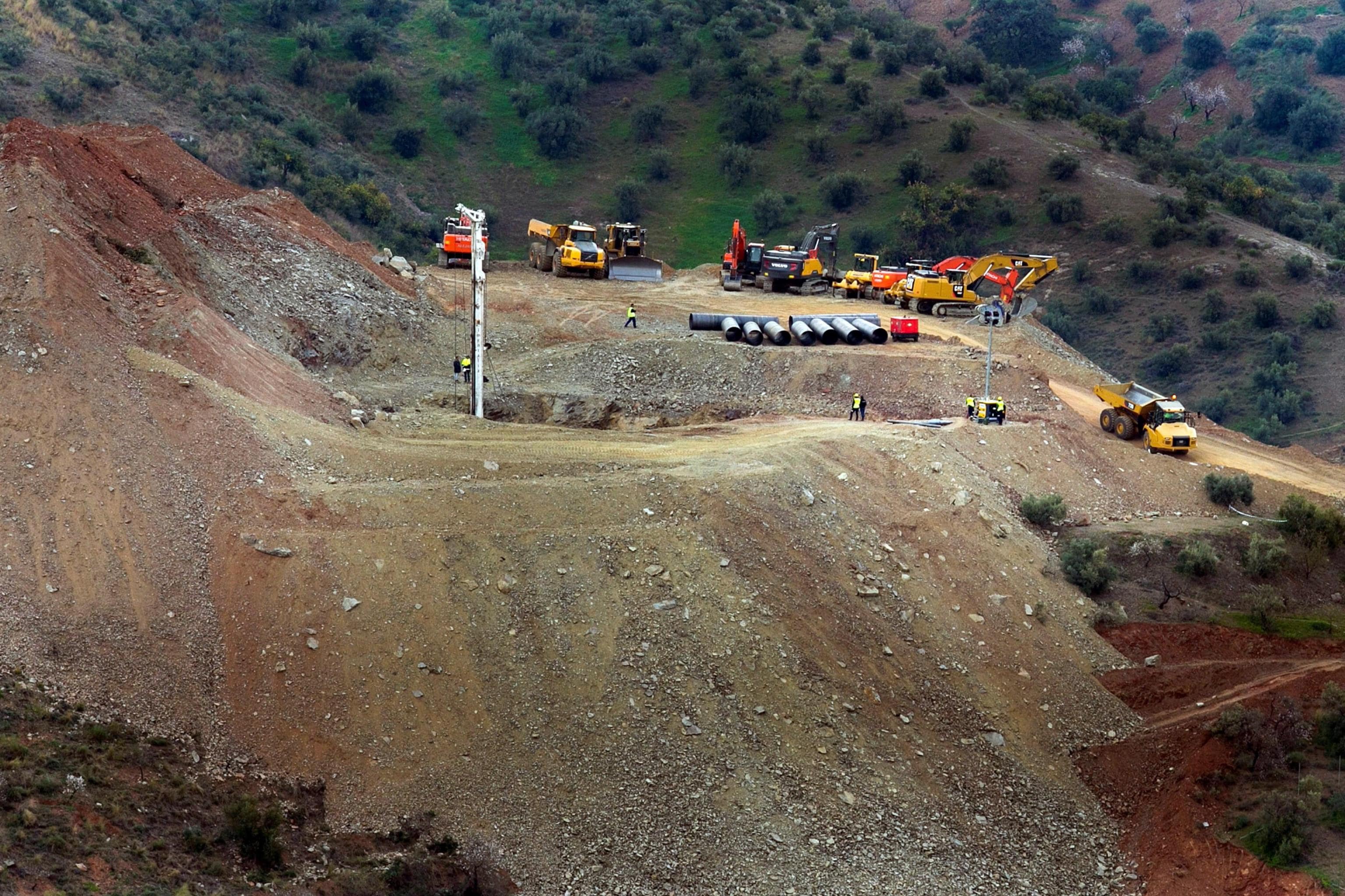 Totalan (Spagna), quasi finito il tunnel per salvare il piccolo Julen: ora sapremo se è vivo