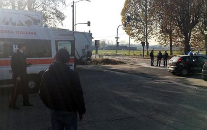 Roma, agguato davanti all'asilo: lascia la figlia e gli sparano in testa, è ancora vivo