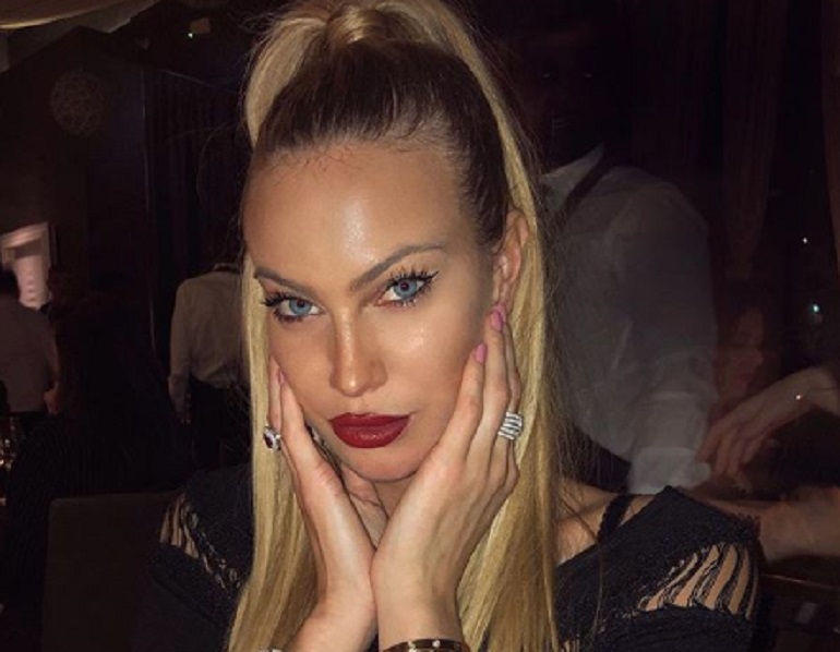 Isola dei Famosi, Taylor Mega piange in diretta: "Ho avuto problemi di tossicodipendenza" (foto Instagram)