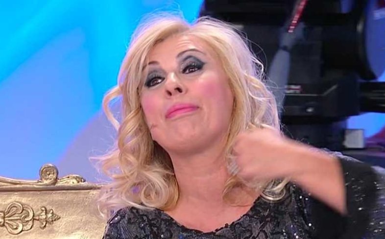 Uomini e Donne, l'ex tronista: "Tina Cipollari? Guadagna 5mila euro al mese"
