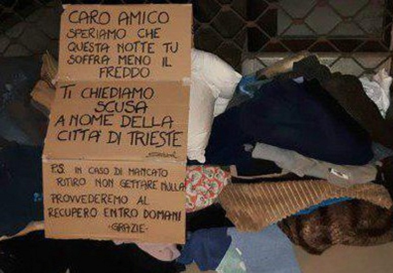 Trieste, il vicesindaco si difende: "Il clochard? Guadagna 1800 euro al mese" (foto Ansa)