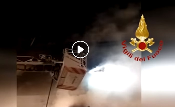 Udine, a fuoco appartamento su due piani: l'intervento dei vigili del fuoco