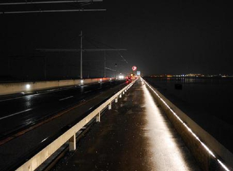 Venezia, donna si getta dal ponte: salvata da un poliziotto (foto d'archivio Ansa)