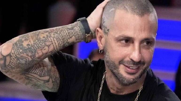 Fabrizio Corona: "Silvia Provvedi mi tradì con Fedez". Sui social: "Quindi il rapper tradì Chiara Ferragni?" Ecco le date