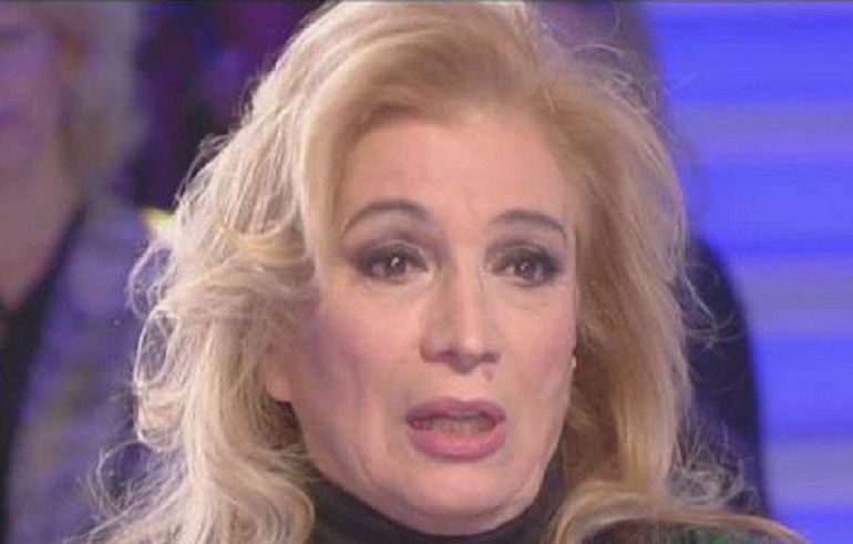 "Verissimo", Iva Zanicchi: "Sanremo? Spero che Gerry Scotti il prossimo anno..."
