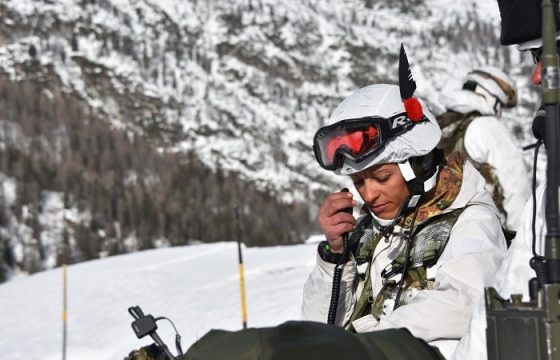 gli alpini si esercitano in montagna3