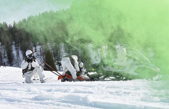 gli alpini si esercitano in montagna8