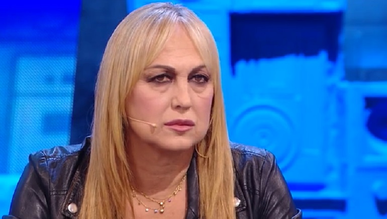Amici, Alessandra Celentano furiosa con Mowgli: "Non si può guardare"