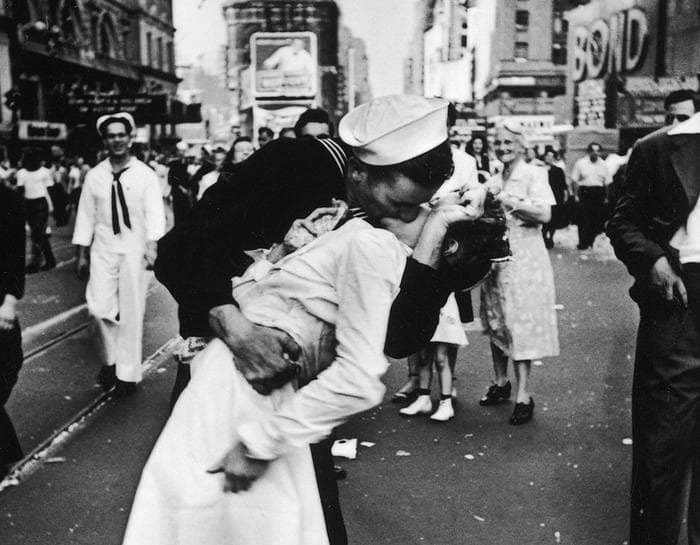 Bacio Times Square fu estorto? Non è MeToo, è sessuofobia