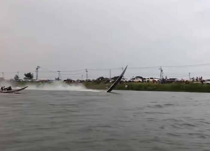 drag boat si capovolge