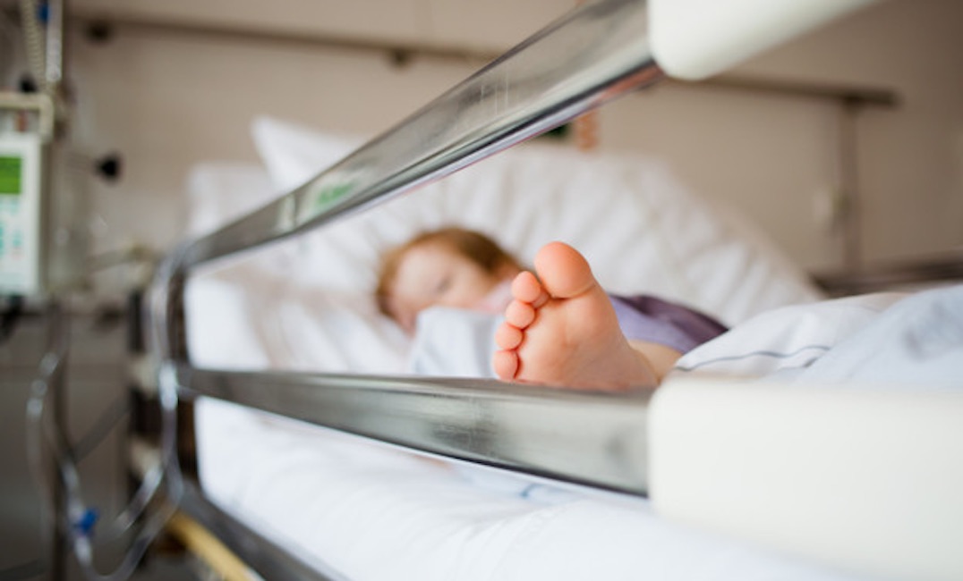 Vicenza, bimbo di un anno e mezzo finisce sotto al bus: grave in ospedale