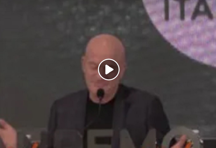 Sanremo 2019, Bisio: "Quando ho salutato Bocelli con la mano mi sono sciolto"