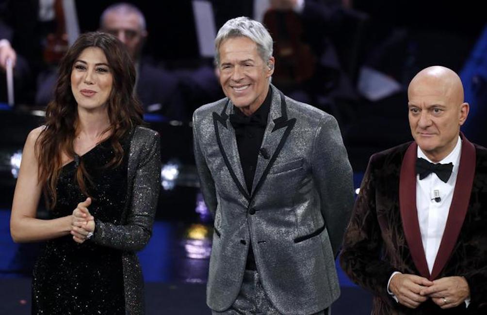 Sanremo 2019, Claudio Bisio gaffe su Loredana Bertè: "Si può dire che è una bella canzone?"