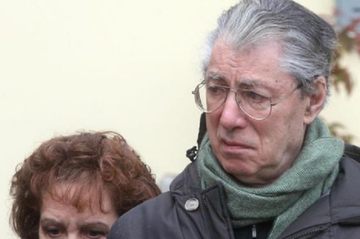 Umberto Bossi in ospedale a Varese. Niente politici e militanti, battaglia in solitario