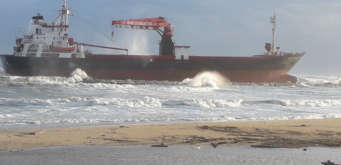 bari nave incagliata