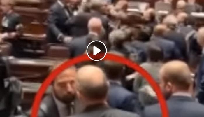 La denuncia M5s: Il deputato dem ci ha picchiato