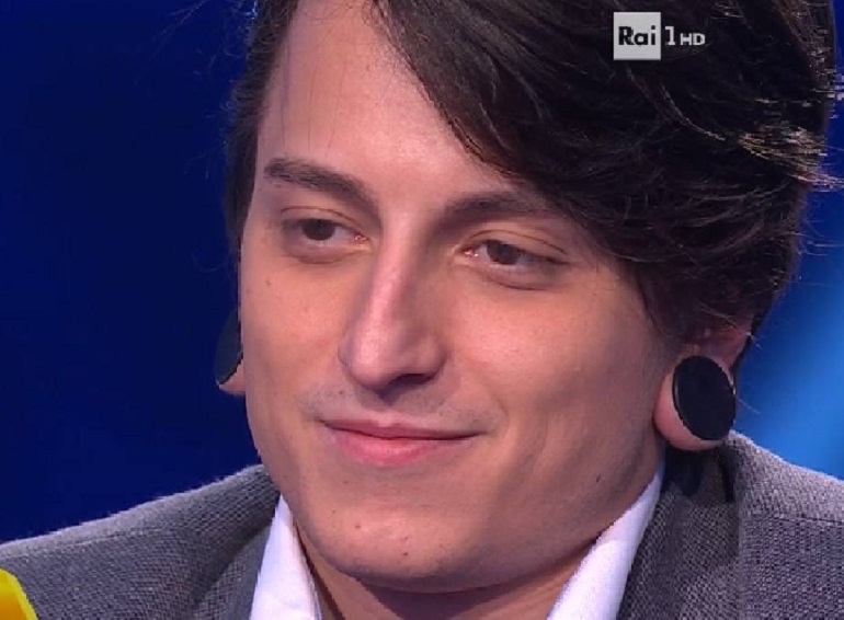 L'Eredità, Diego Fanzaga eliminato. La rabbia su Twitter: "Ora guardiamo Canale 5"