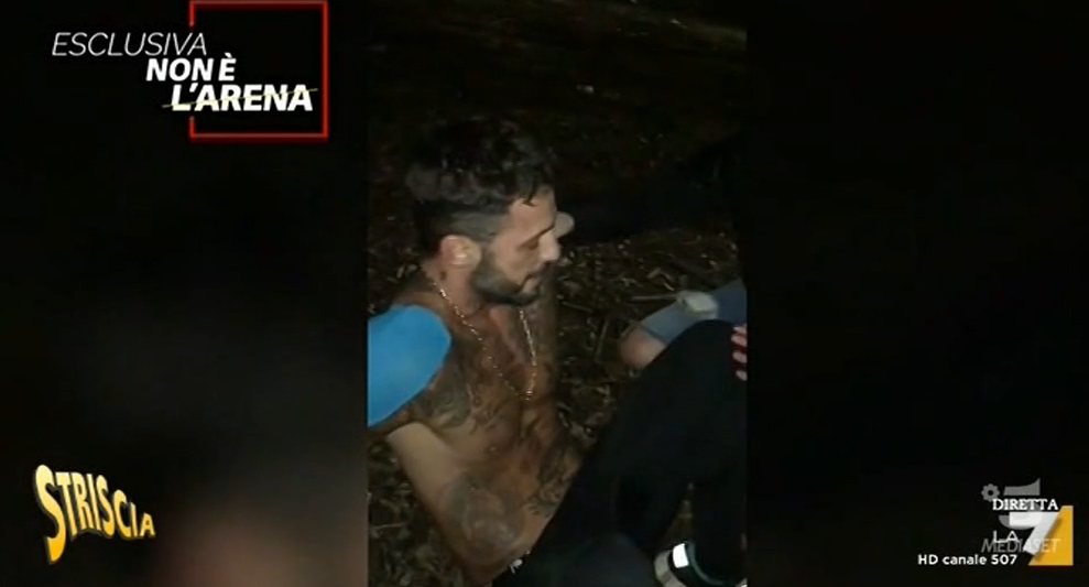 Fabrizio Corona e i marchi furbetti, il servizio di "Striscia la Notizia"