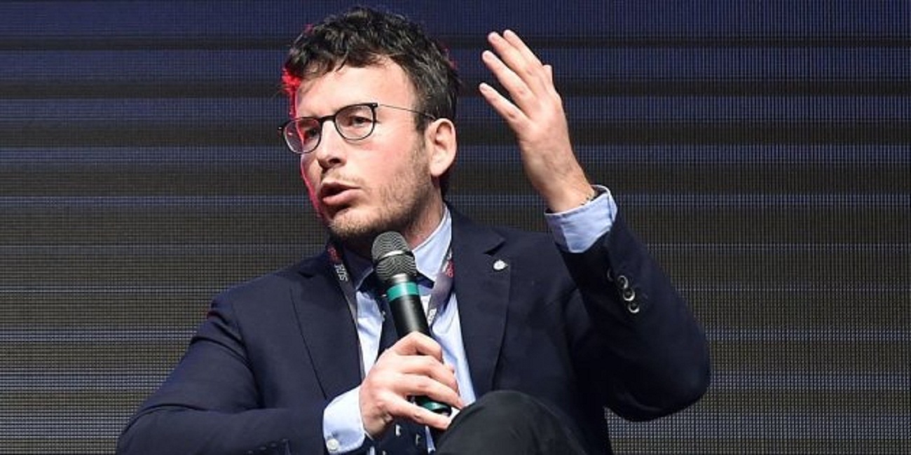 Diego Fusaro alla Zanzara: "Il viagra? Simbolo del turbocapitalismo che si fonda sulla potenza"