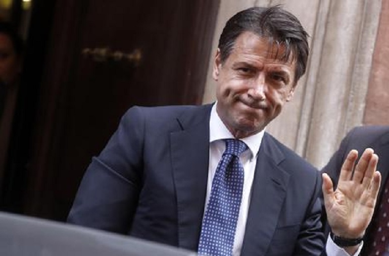 Gilet gialli, l'impunità mediatica. Quella frase di Conte sarà da libri di storia? (foto Ansa)