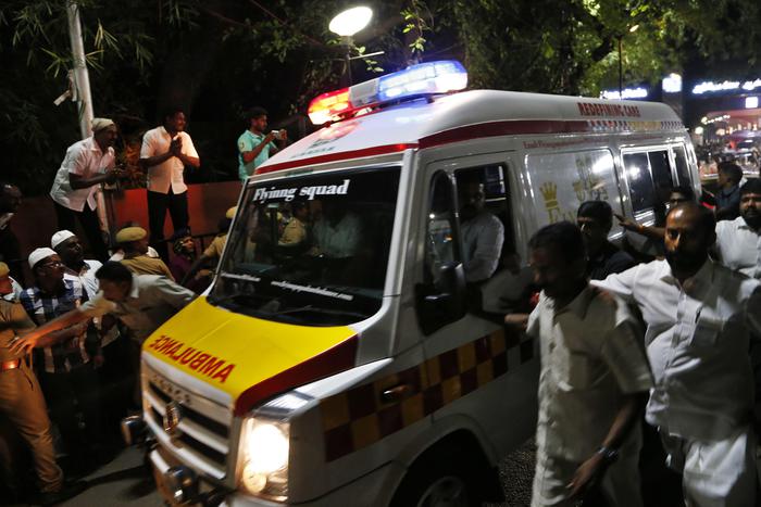 India, liquore al metanolo venduto ad una festa: almeno 40 morti