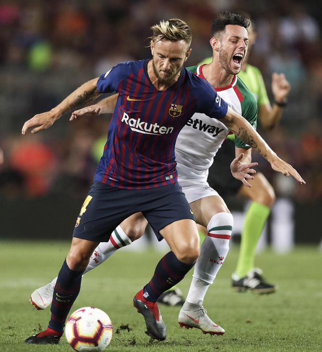 Ivan Rakitic si offre all'Inter, ha rotto con il Barcellona