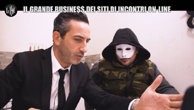 Le Iene e i siti di incontri online: ecco chi risponde ai messaggi