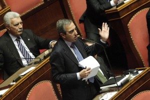 Patrimoniale e spread, Conte nega, Gasparri: "Governo peggio delle piaghe d’Egitto"