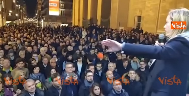 Meloni: "No alla morale di Saviano sui migranti dal suo attico a Manhattan" VIDEO