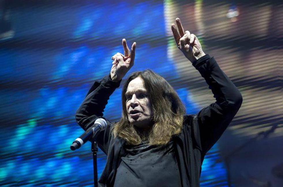 Ozzy Osbourne ricoverato in ospedale: "Complicazioni da influenza"