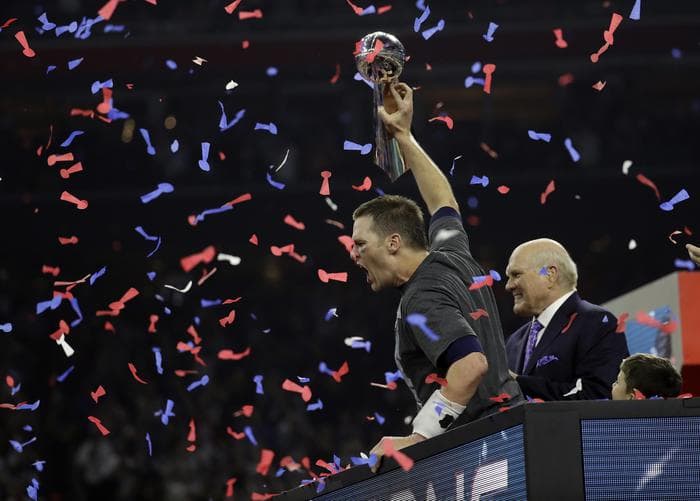 Robert Kraft, miliardario proprietario dei Patriots, accusato di induzione alla prostituzione