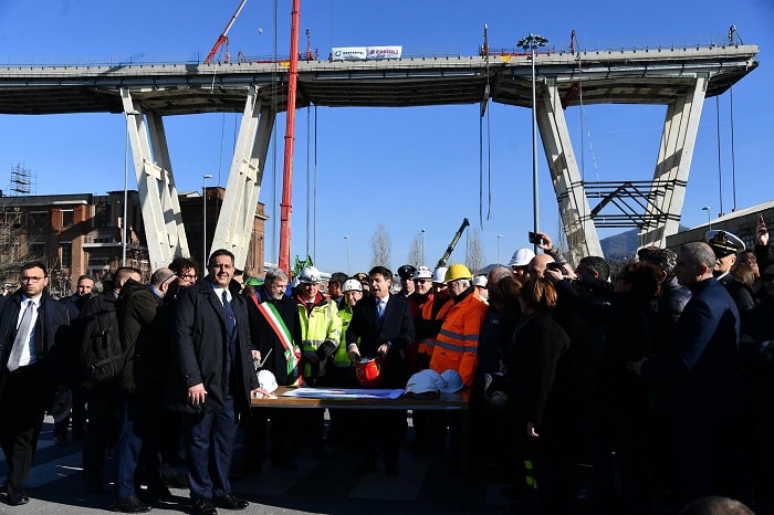Ponte Morandi, via a demolizione moncone ovest9