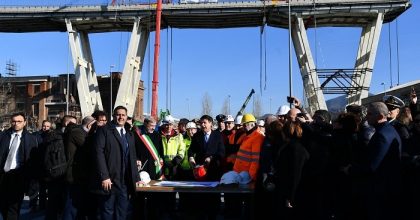 Ponte Morandi, via a demolizione moncone ovest