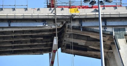 Ponte Morandi, via a demolizione moncone ovest6