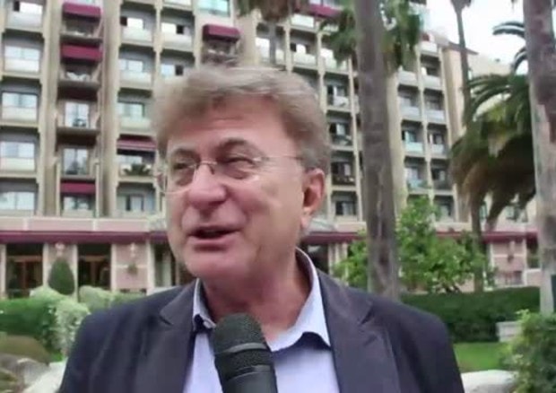 Red Ronnie: "La Lega fa bene. In Francia per legge in radio una canzone su due è francese"