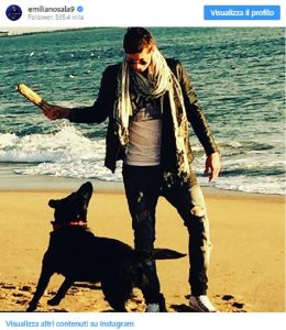 Emiliano Sala, il suo cane Nala lo aspetta seduto davanti la finestra2