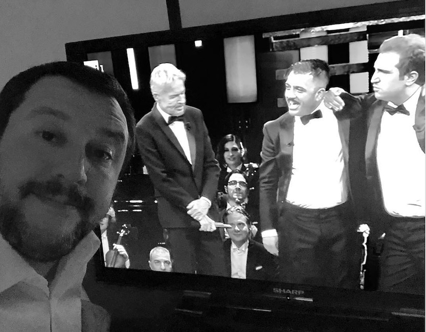 Sanremo 2019, Pio e Amedeo fanno dire a Baglioni: "Prima gli italiani", "Sei come lui". E Salvini manda un selfie