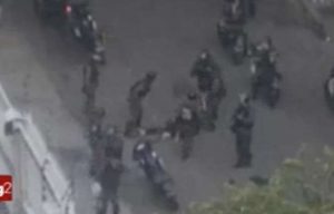 Venezuela, uomo gambizzato in strada durante proteste anti-Maduro FOTO2